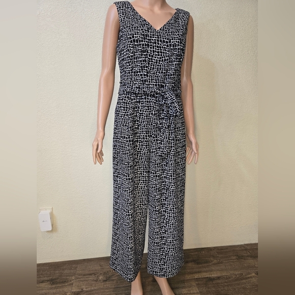 Calvin Klein 8 Womens Jumpsuit Black White Abstract animal  Print Wide Leg - Picture 5 of 12
